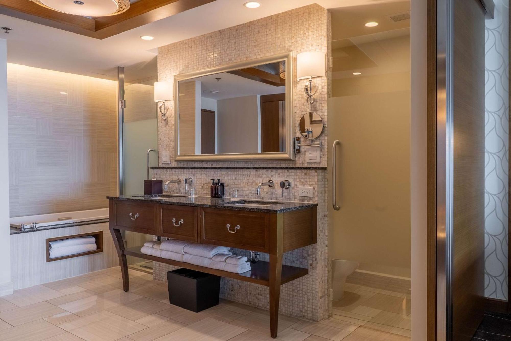 Dusit Thani Guam Resort Tumon Zewnętrze zdjęcie